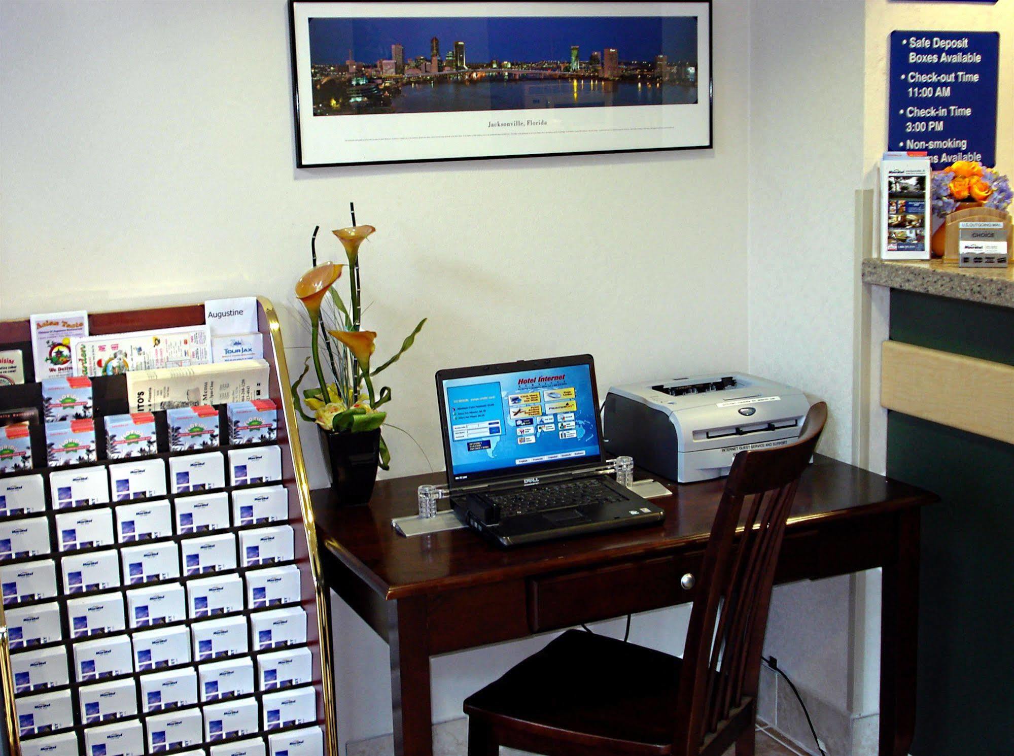 Hometown Inn & Suites Jacksonville Butler Blvd./Southpoint Business photo